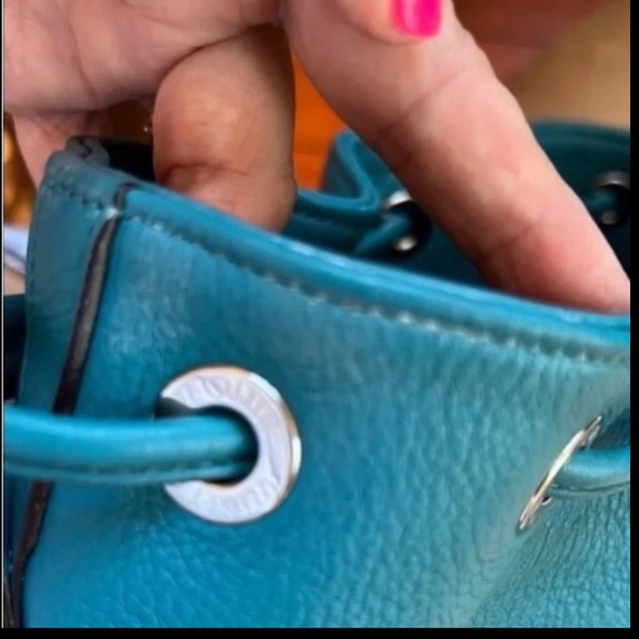 🌺HAUTE MAROQUINERIE🌺 🌟Louis Vuitton🌟 Ltd Edition Custom Teal Leather Bucket - Picture 9 of 10